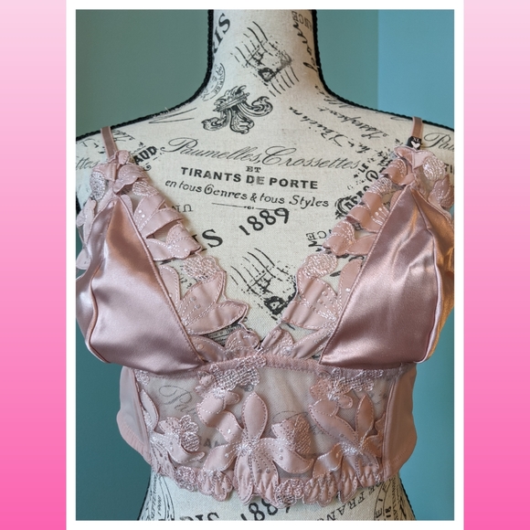 Victoria's Secret Unlined Bralette - Picture 11 of 16